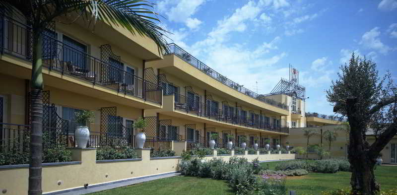 Отель Nh Catania Parco Degli Aragonesi Экстерьер фото